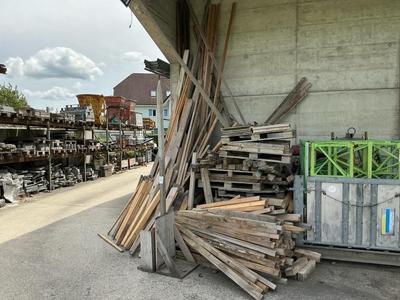 Übersichtsbild von Various wood and sheet materials